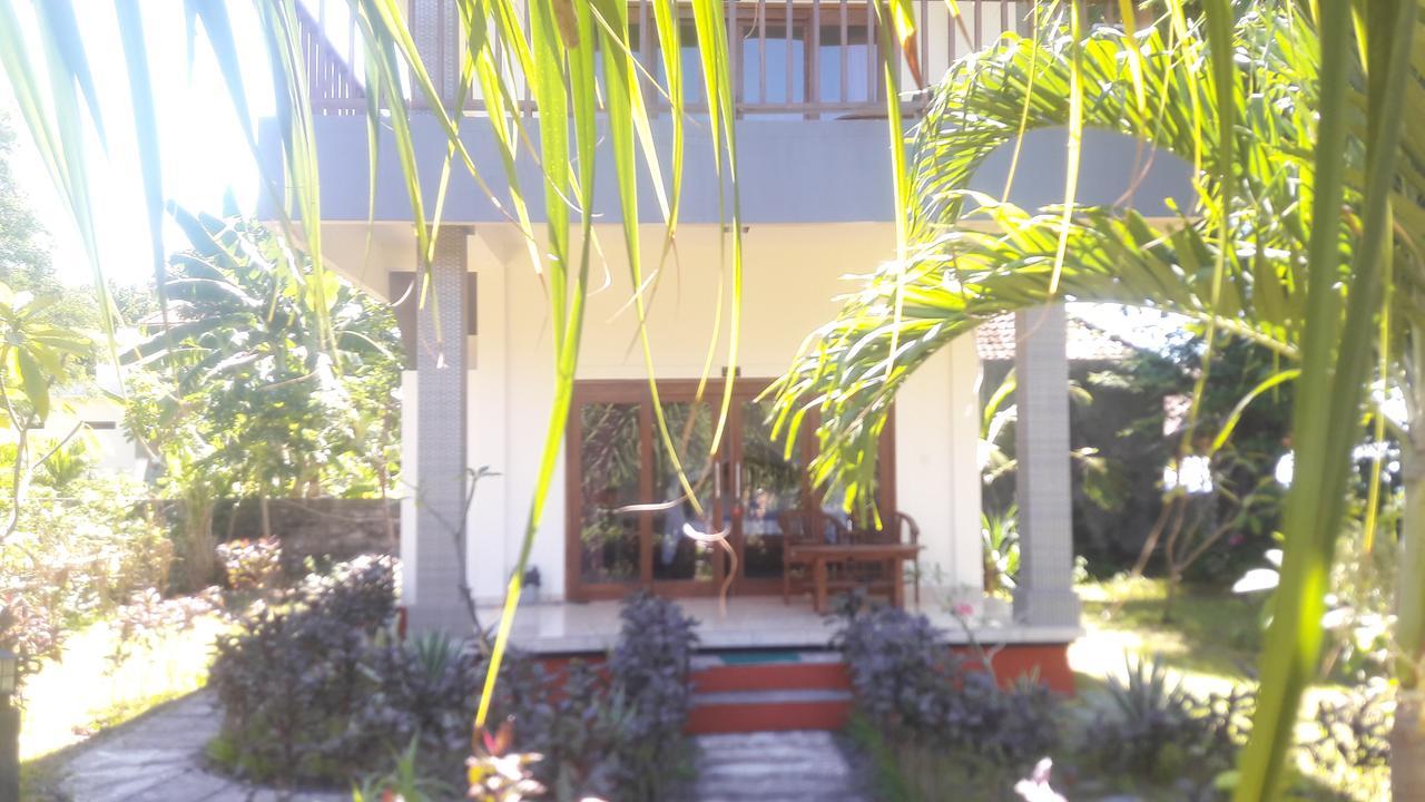 Warung Pantai Bungalows Αμέντ Εξωτερικό φωτογραφία