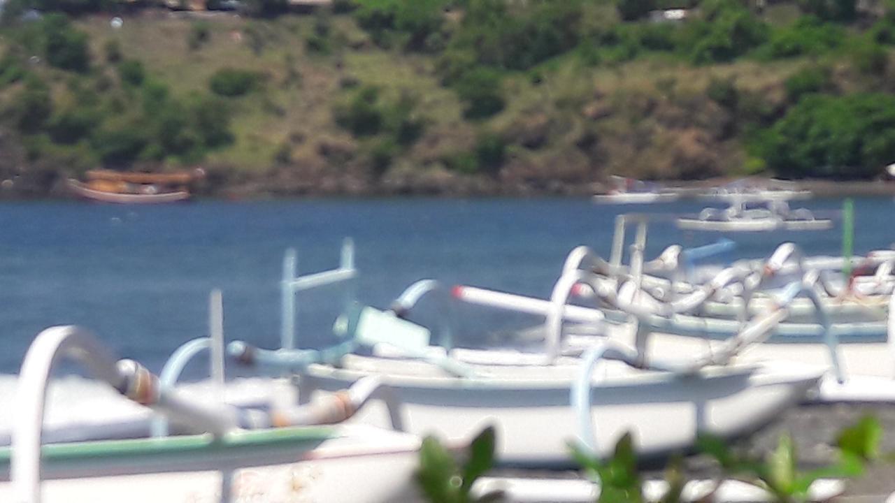 Warung Pantai Bungalows Αμέντ Εξωτερικό φωτογραφία